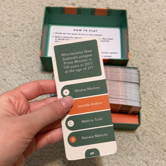 Iconic Women Trivia Card Game - Picture 3 of 4